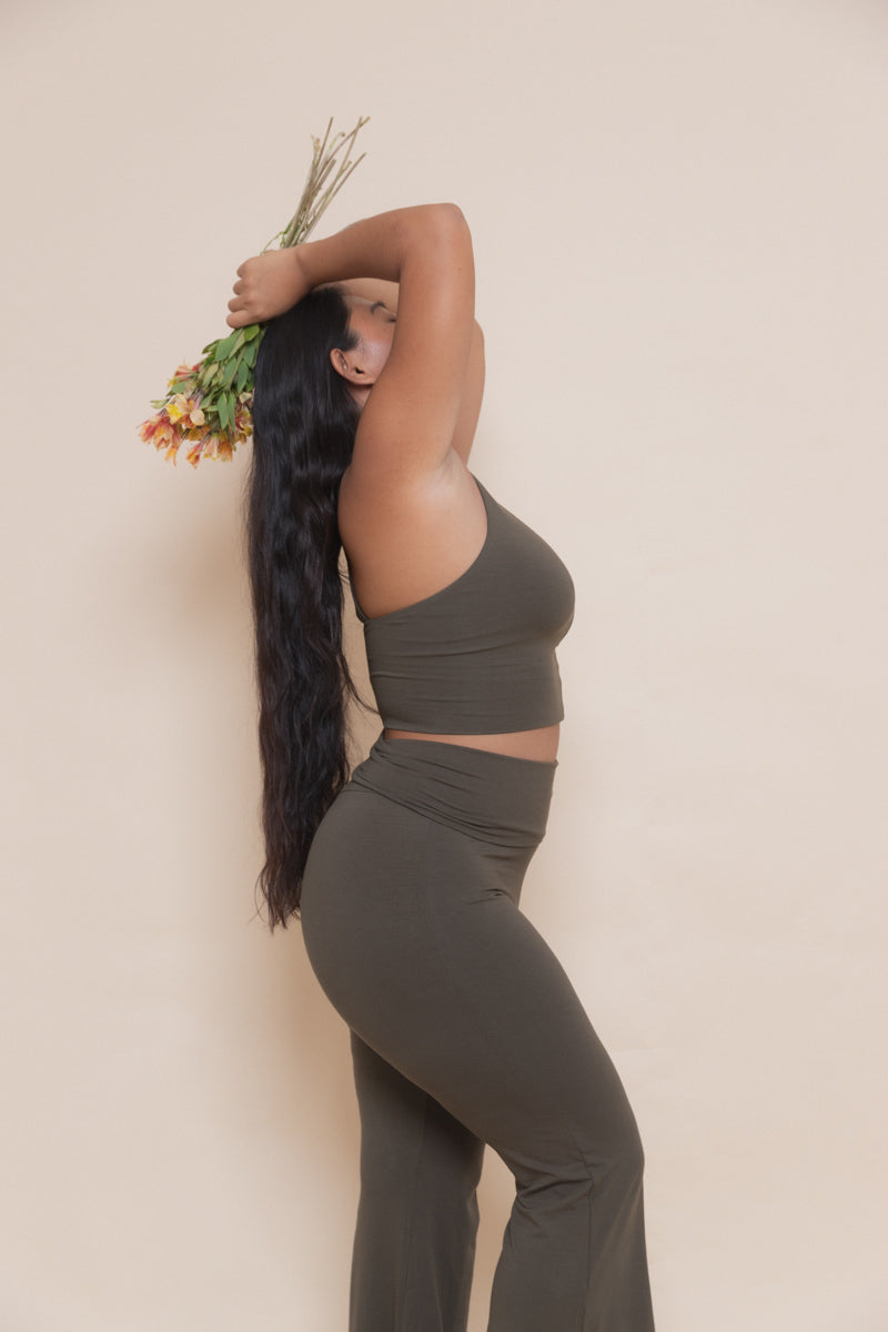 Sari is wearing size L. Bust 98cm (38.5”), Waist 75cm (29.5) | Size L