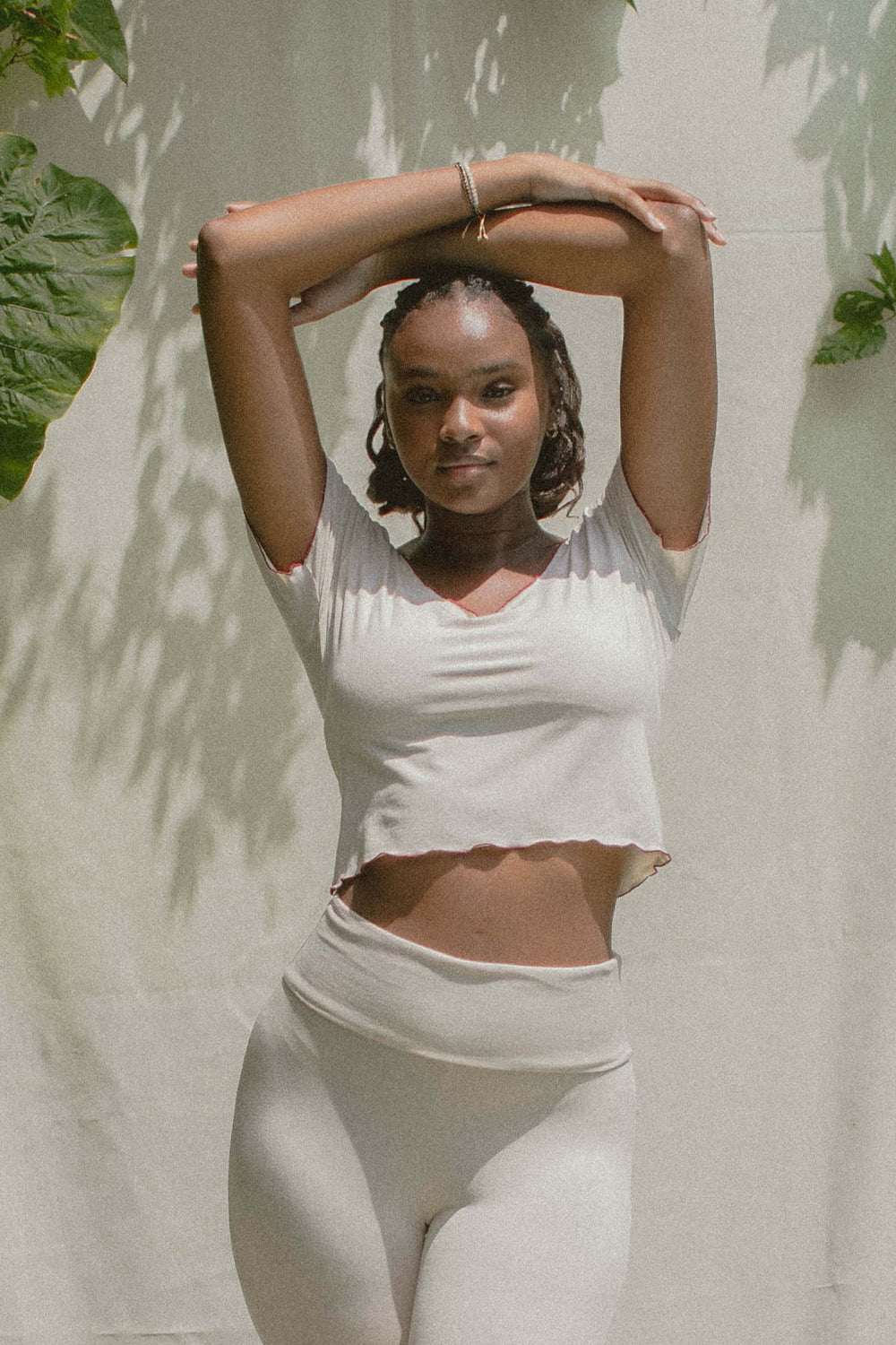 Diaz wear size M. Height: 180cm (5.9”), Bust: 90cm (35.4”), Waist: 72cm (28.3”), Hips: 110cm (43.3”) | Size M/L