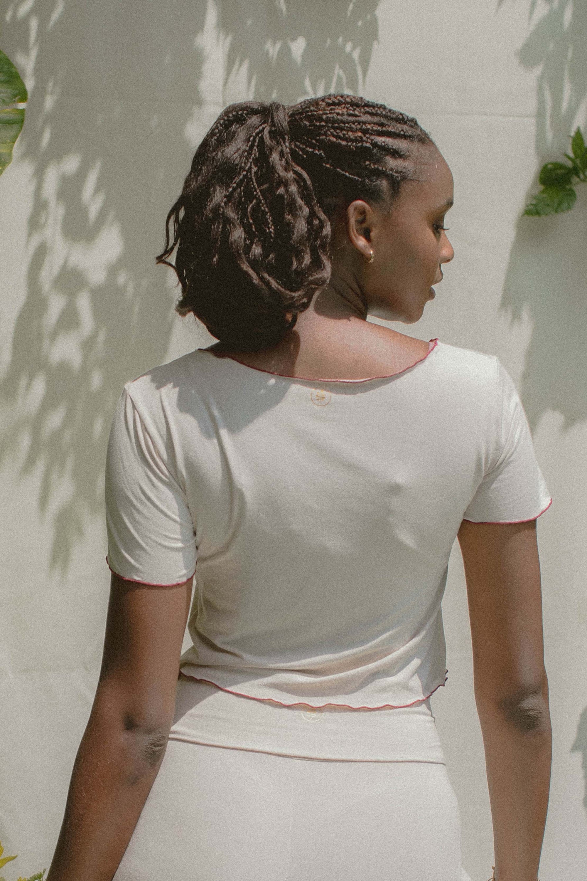 Diaz wear size M/L. Height: 180cm (5.9”), Bust: 90cm (35.4”), Waist: 72cm (28.3”), Hips: 110cm (43.3”) | Size M/L