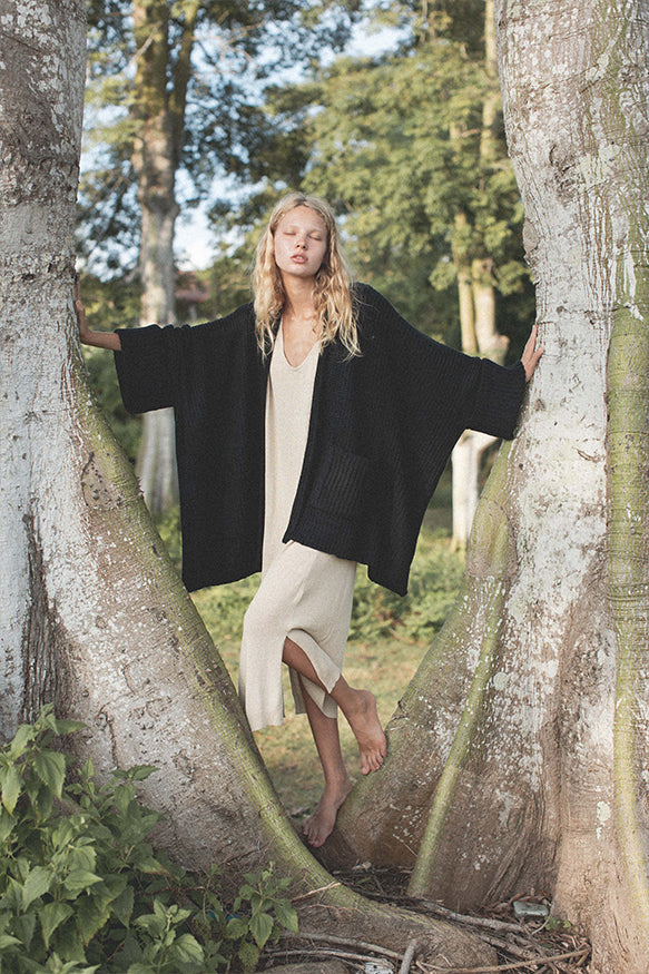 • Nika is 170cm (5.6) tall. (Bust 77cm/30”, Waist 58cm/22,8”, Hips 85cm/33”).  | One Size