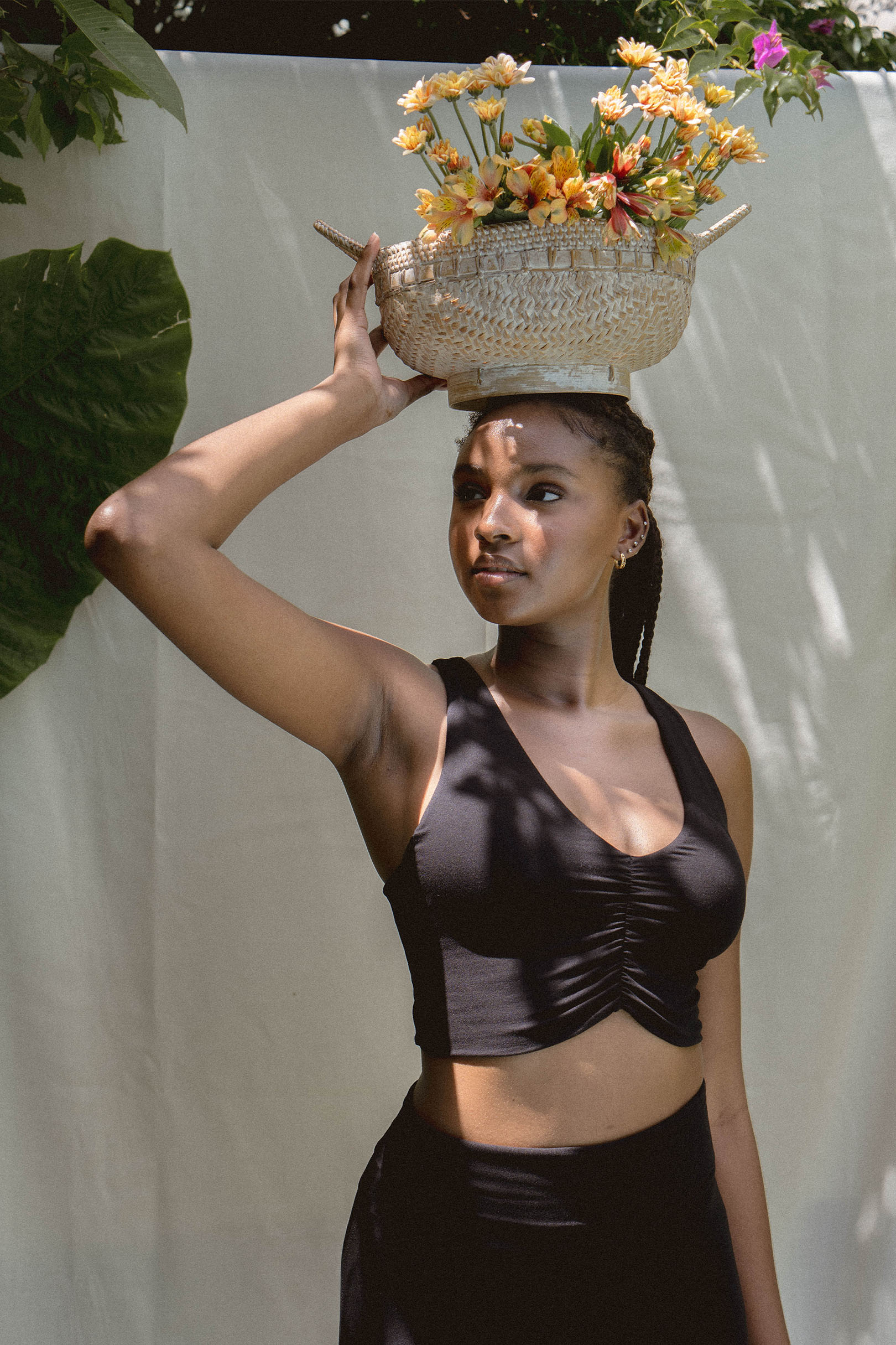 Diaz wear size M. Height: 180cm (5.9”), Bust: 90cm (35.4”), Waist: 72cm (28.3”), Hips: 110cm (43.3”) | Size M